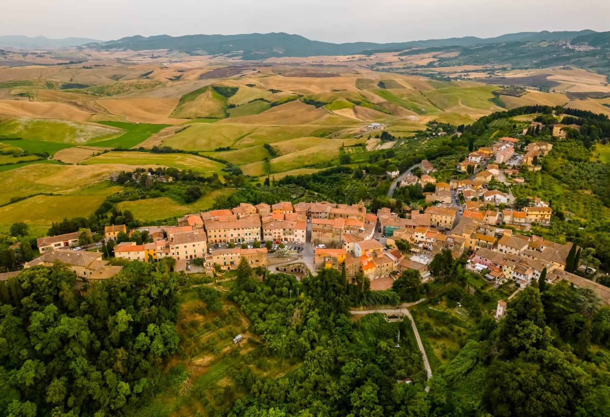 Il Sole Alla Terra Terricciola Exteriör bild
